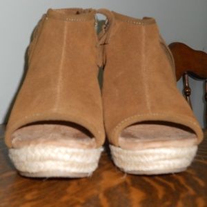 Minnetonka Tan Suede Espadrille Fringe Wedges Sz 7